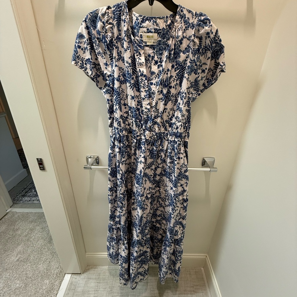 XLP Anthropologie Somerset Maeve Blue and White Floral Midi Dress